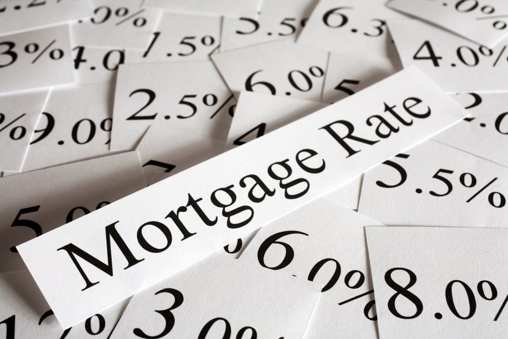 mortgage rate written on paper